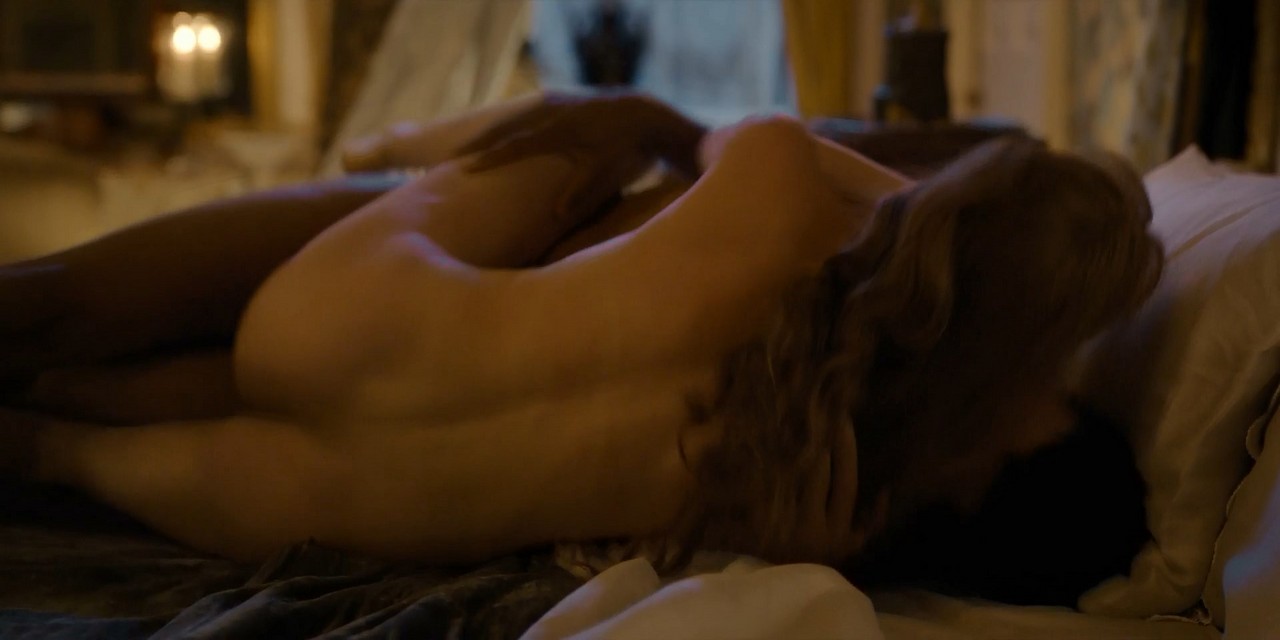 Phoebe Dynevor cleavage movie scene 2020 Phoebe Dynevor cleavage movie scene 2020