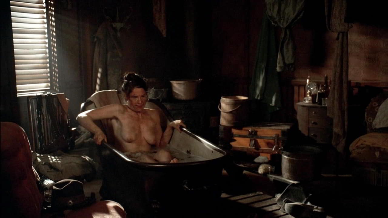 Robin Weigert topless Deadwood - S03E02-07 Robin Weigert topless Deadwood - S03E02-07