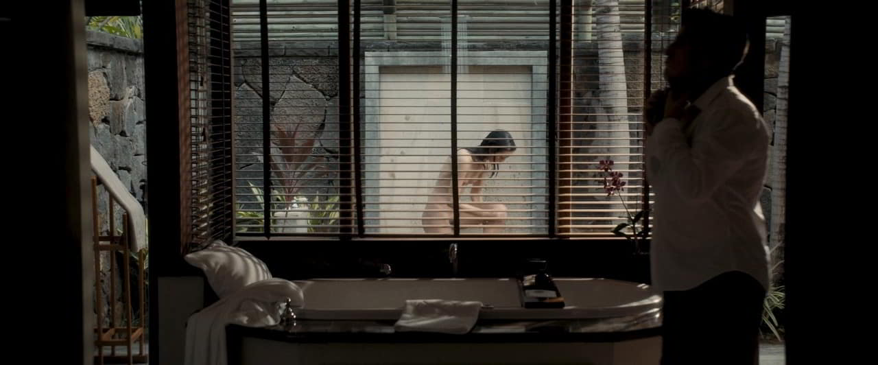 Stacy Martin bare butt in Lovers Stacy Martin bare butt in Lovers