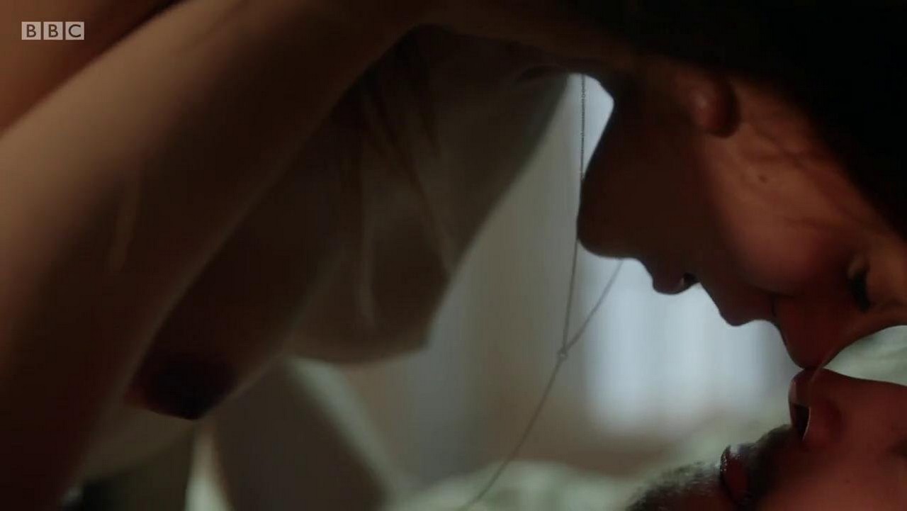 Synnove Karlsen bare butt in Clique - S01E03 Synnove Karlsen bare butt in Clique - S01E03