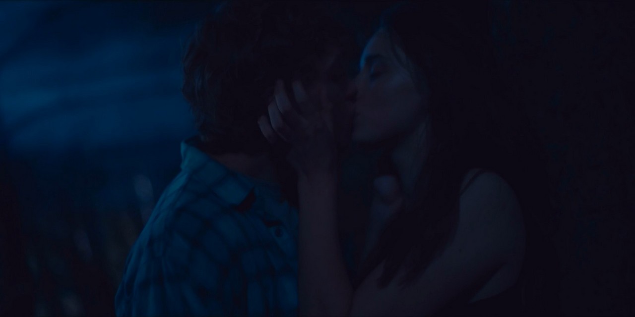 Wiktoria Filus cleavage movie scene 2020 Wiktoria Filus cleavage movie scene 2020