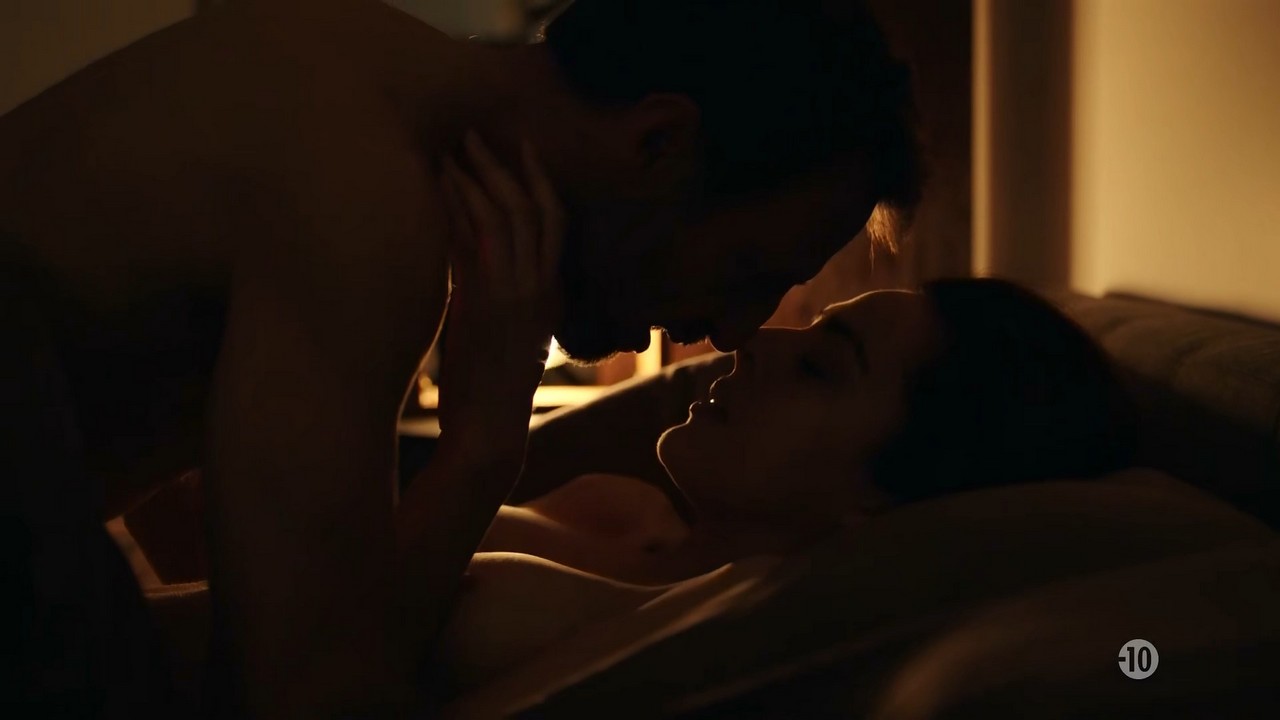 Zineb Triki bare butt in Le Bureau des Legendes - S05E07 Zineb Triki bare butt in Le Bureau des Legendes - S05E07
