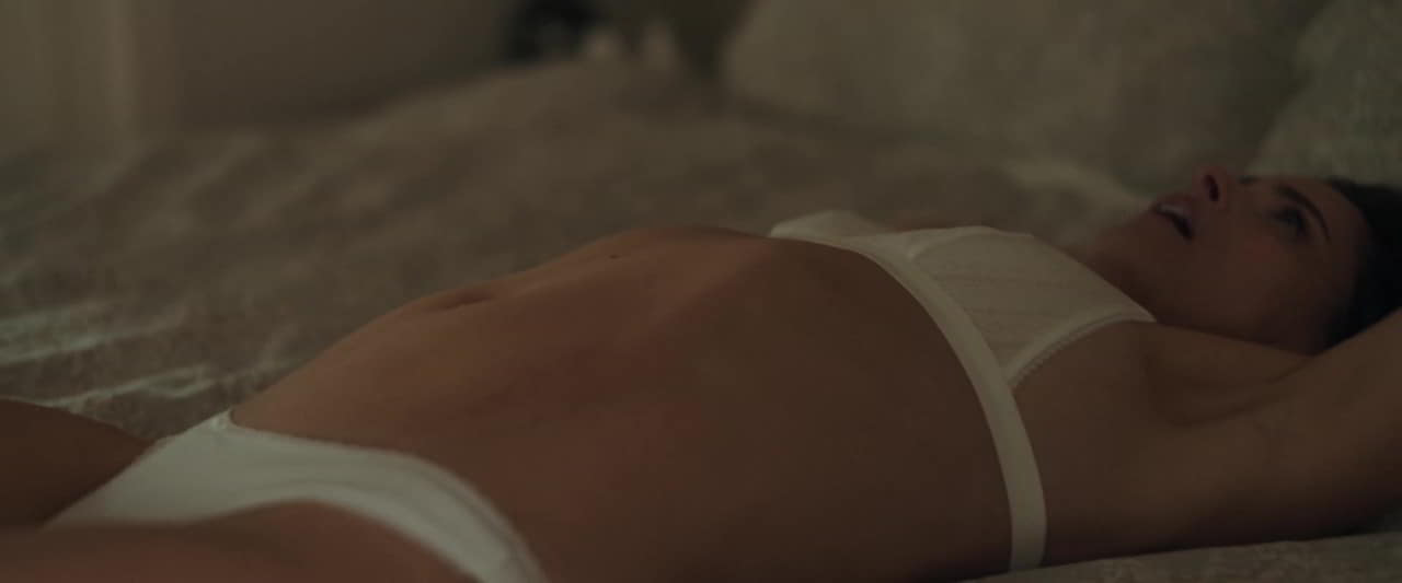 Amanda Peet nude scene in Your Friends & Neighbors - S02E09 Amanda Peet nude scene in Your Friends & Neighbors - S02E09