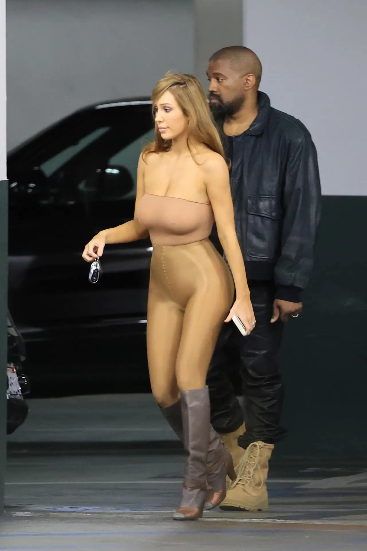 Bianca Censori Flaunts Her Fabulous Figure in a Skin nude scene Bianca Censori Flaunts Her Fabulous Figure in a Skin nude scene