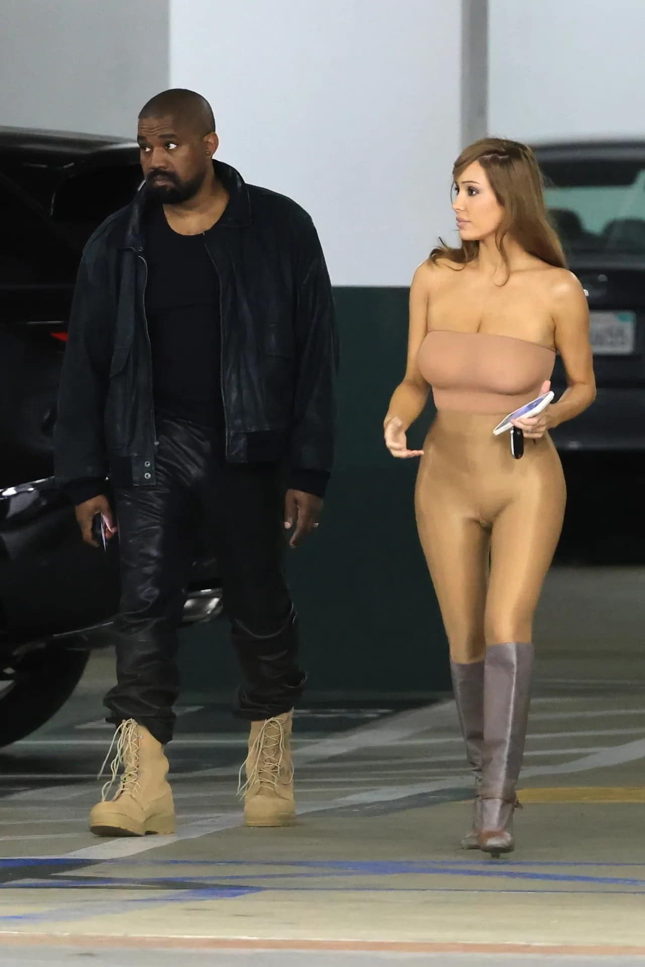 Bianca Censori Flaunts Her Fabulous Figure in a Skin nude scene Bianca Censori Flaunts Her Fabulous Figure in a Skin nude scene