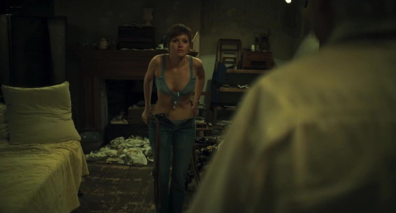Ellie Bamber nude scene in Moss & Freud Ellie Bamber nude scene in Moss & Freud