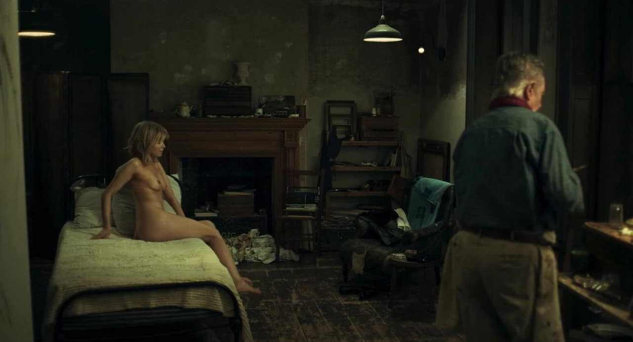 Ellie Bamber bare butt in Moss & Freud Ellie Bamber bare butt in Moss & Freud