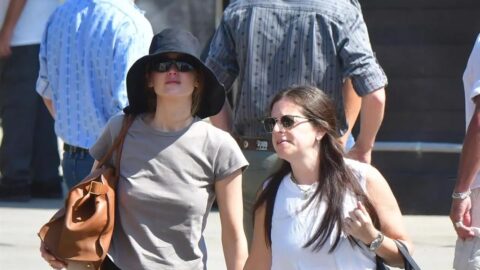 Jennifer Lawrence Flashes Hard Pokies in a Braless Street Tease 10