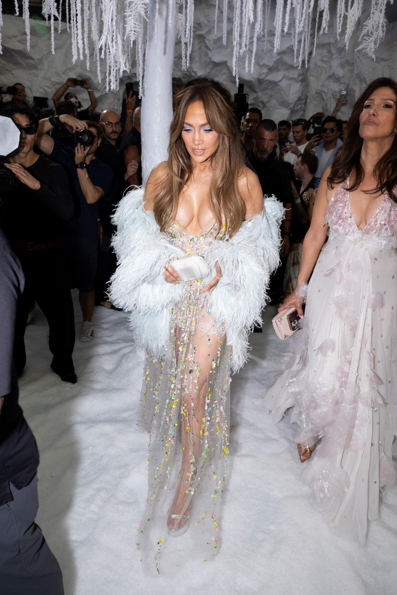 Watch Jennifer Lopez Hard Nipples and Massive Cleavage in a Completely See naked video Watch Jennifer Lopez Hard Nipples and Massive Cleavage in a Completely See naked video