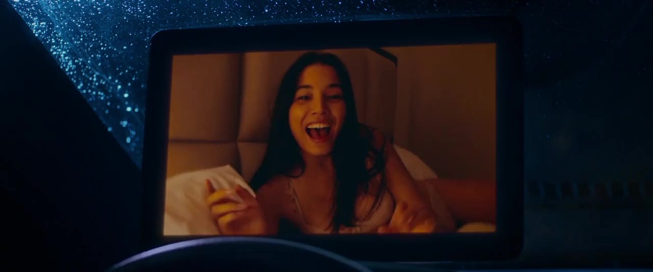 Jessica Gomes cleavage movie scene 2017 Jessica Gomes cleavage movie scene 2017