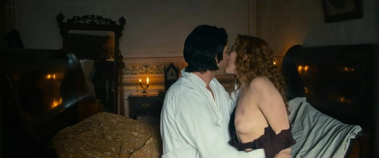 Joana Barradas bare butt in Cherchez La Femme Joana Barradas bare butt in Cherchez La Femme