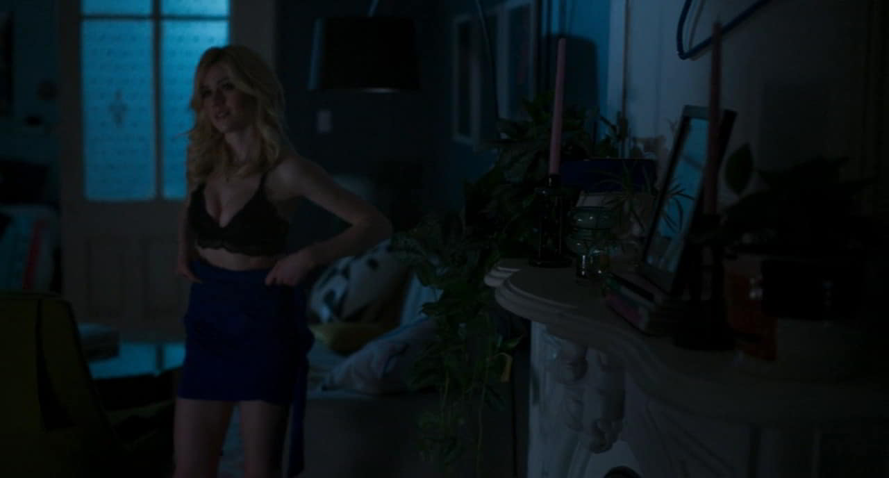 Katherine McNamara, Victoria Justice cleavage movie scene 2021 Katherine McNamara, Victoria Justice cleavage movie scene 2021