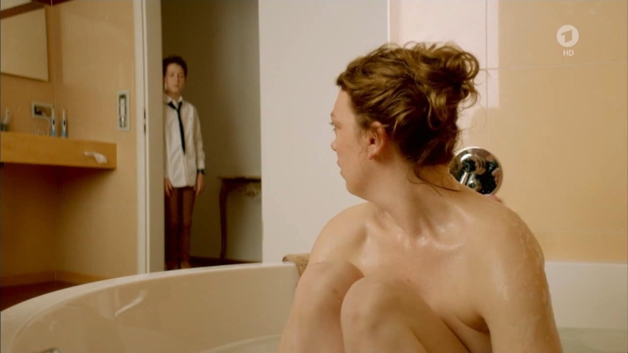 Lina Beckmann bare butt in Tatort - E1054 Lina Beckmann bare butt in Tatort - E1054