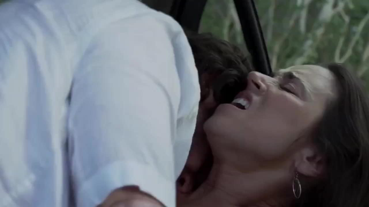 Linda Cardellini bare butt in Bloodline - S01E01 Linda Cardellini bare butt in Bloodline - S01E01