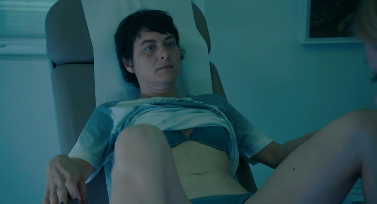 Linda Olsansky cleavage movie scene 2019 Linda Olsansky cleavage movie scene 2019