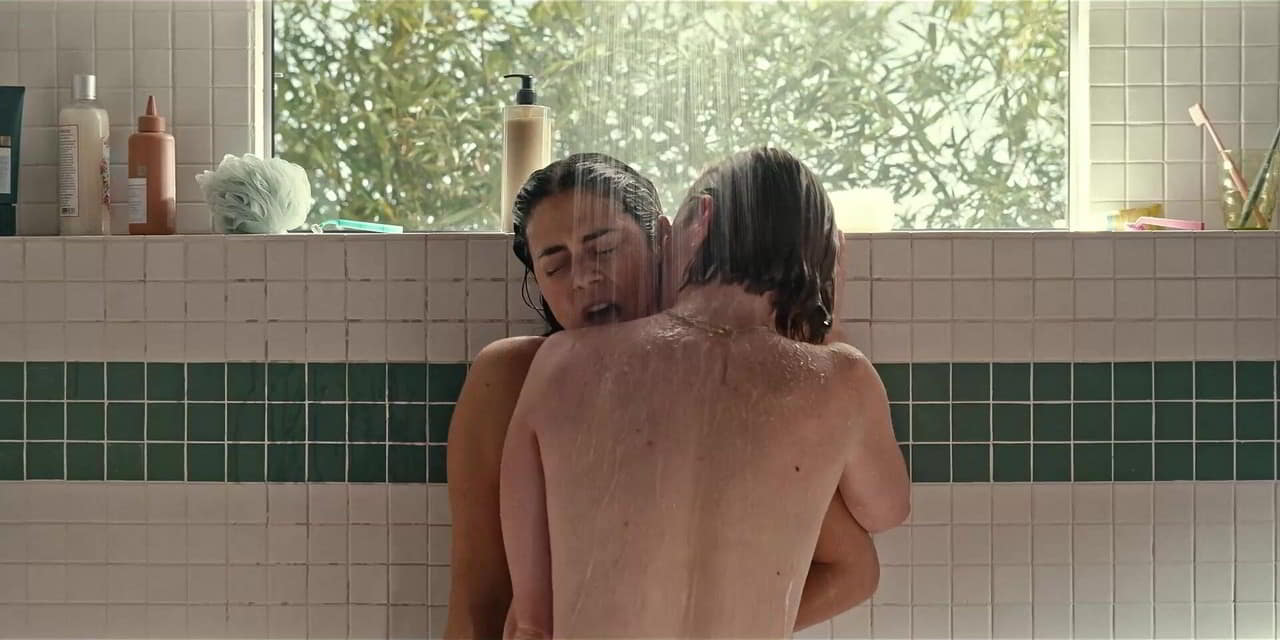 Lorenza Izzo, Hannah Einbinder bare butt in Hacks - S03E02 Lorenza Izzo, Hannah Einbinder bare butt in Hacks - S03E02
