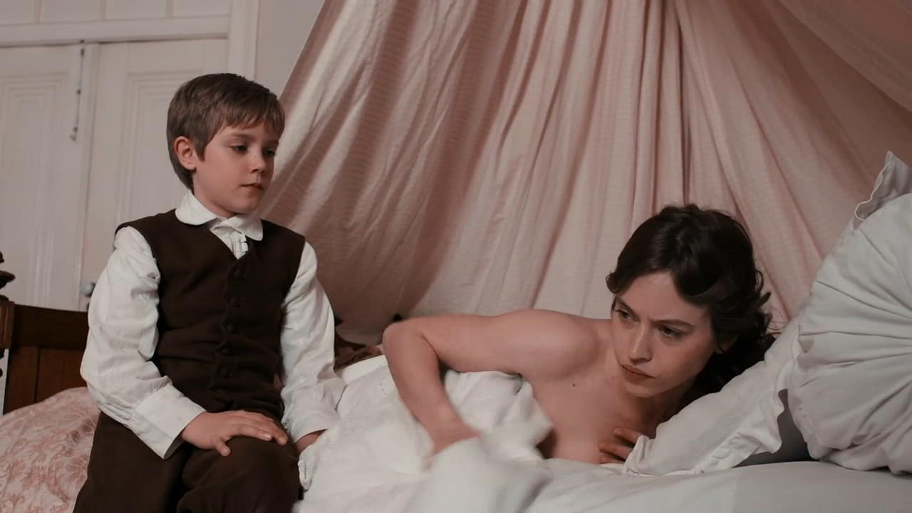 Lou de Laage cleavage movie scene 2018 Lou de Laage cleavage movie scene 2018