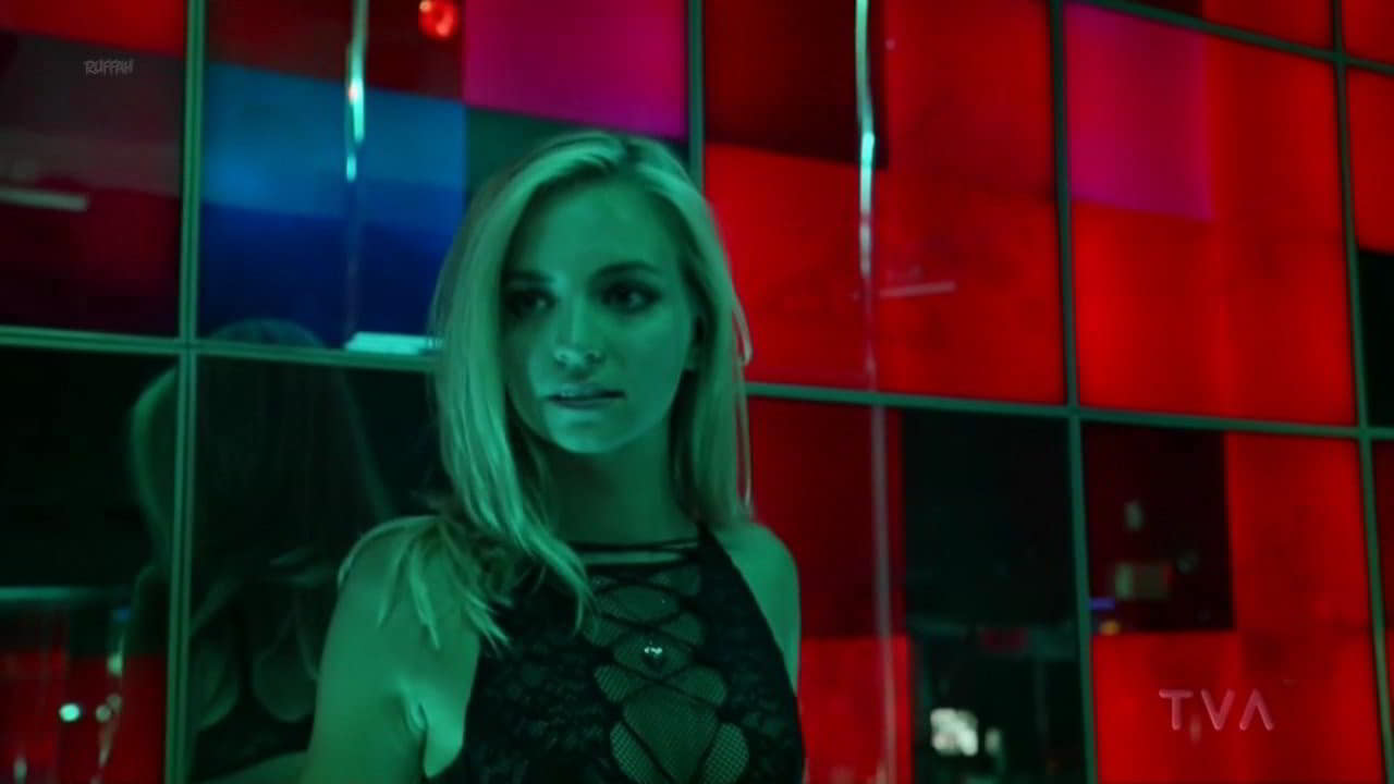 Ludivine Reding, Kimberly Laferriere topless Fugueuse - S01E04 Ludivine Reding, Kimberly Laferriere topless Fugueuse - S01E04