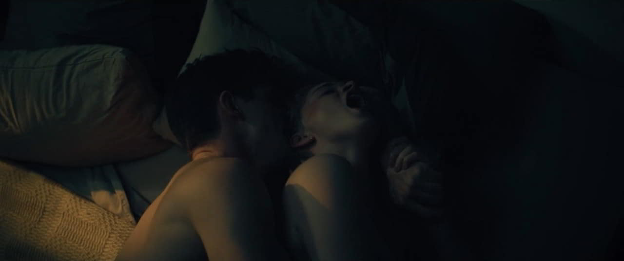 Luna Wedler cleavage movie scene 2021 Luna Wedler cleavage movie scene 2021