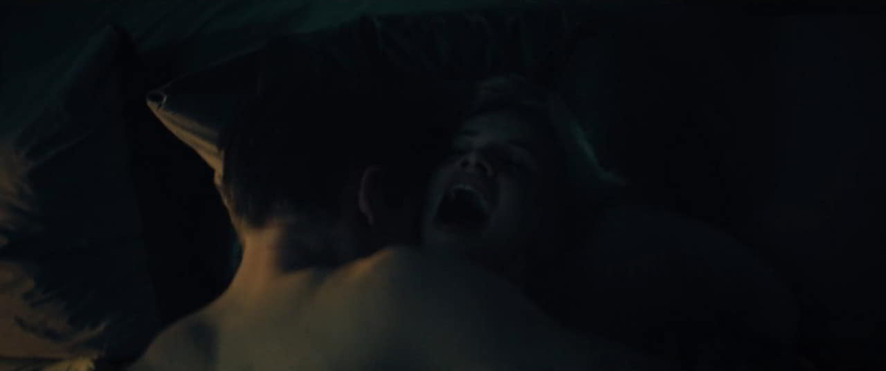 Luna Wedler nude scene in Je suis Karl Luna Wedler nude scene in Je suis Karl