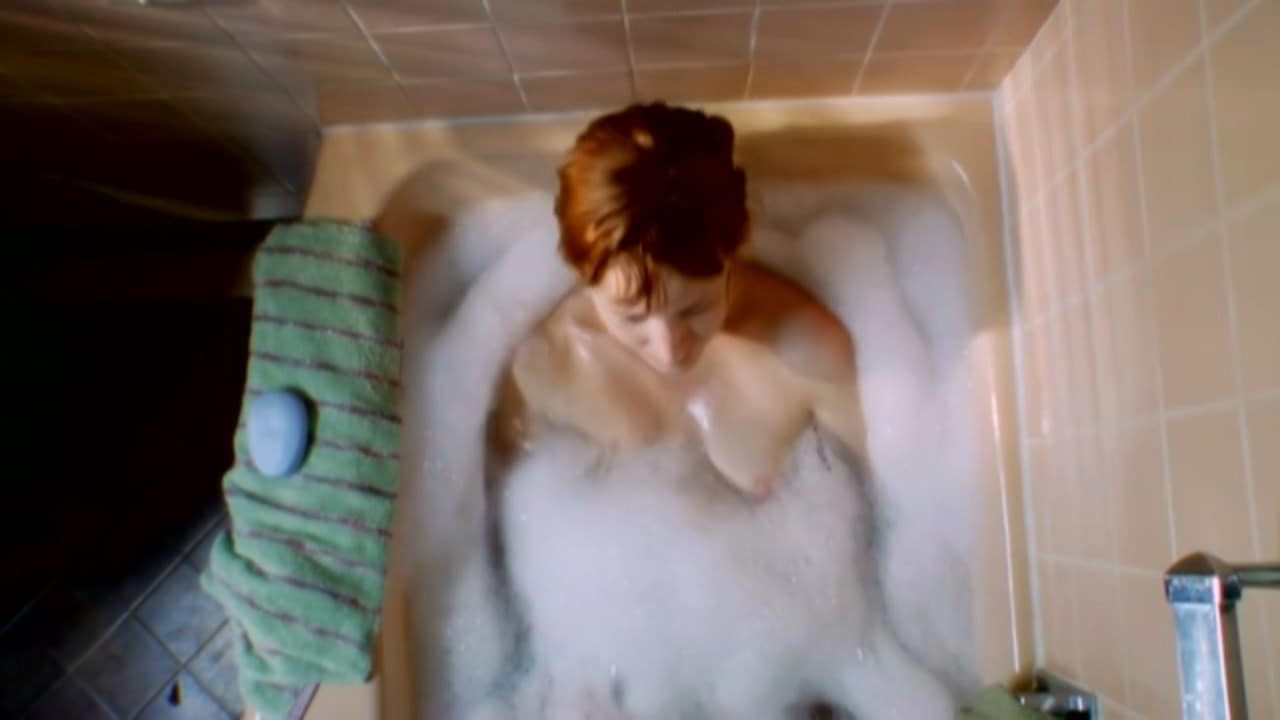 Manon Banta nude scene in Existes Manon Banta nude scene in Existes