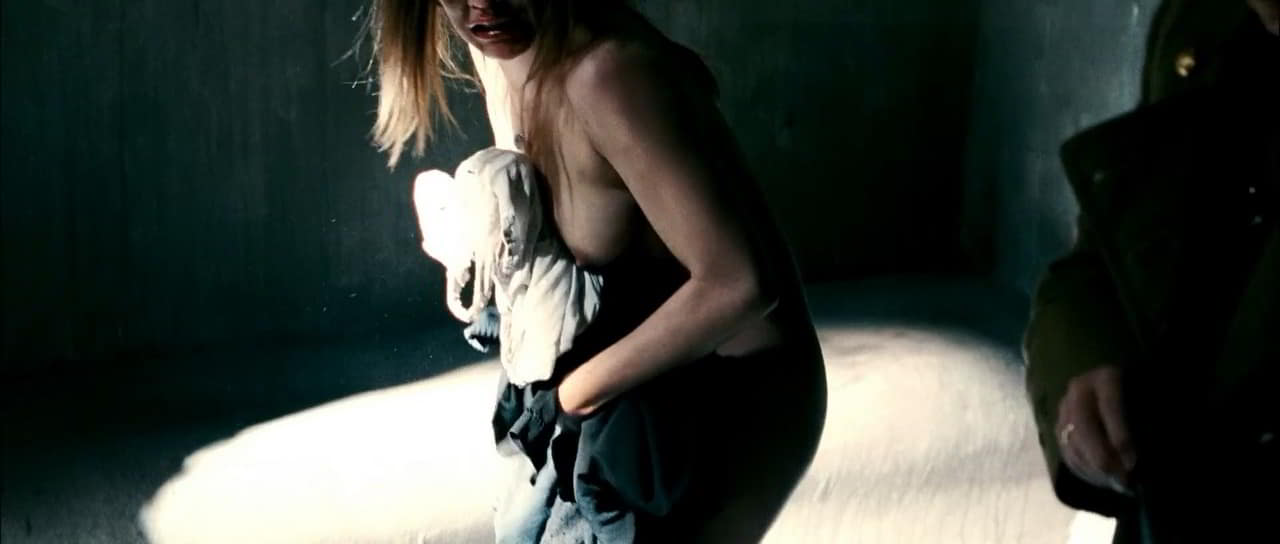 Maria Leon topless La voz dormida Maria Leon topless La voz dormida