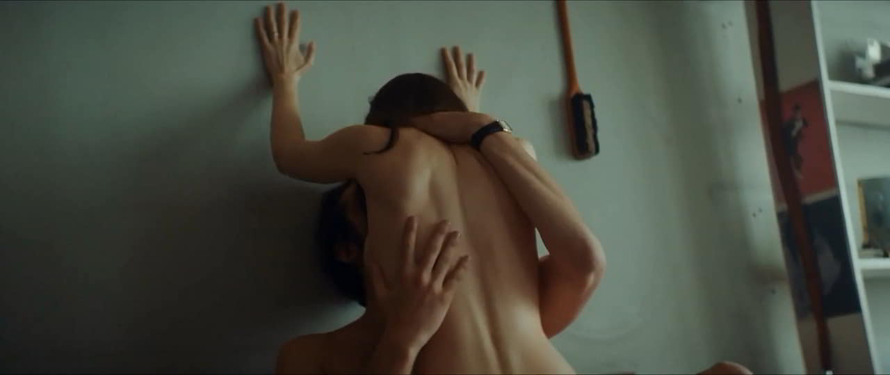 Maria Valverde bare butt in Arana Maria Valverde bare butt in Arana