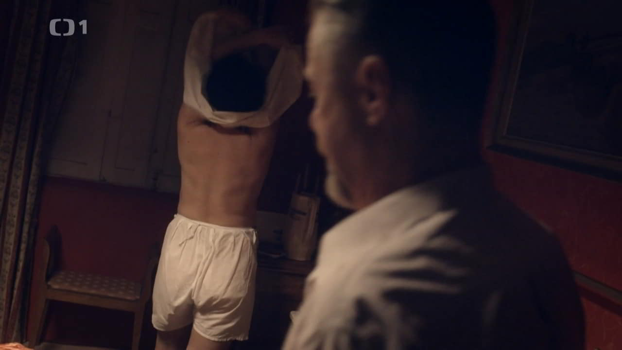 Martina Preissova topless Zlociny Velke Prahy - S01E01 Martina Preissova topless Zlociny Velke Prahy - S01E01