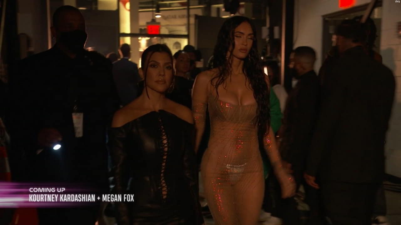 Megan Fox bare butt in MTV Video Music Awards Megan Fox bare butt in MTV Video Music Awards