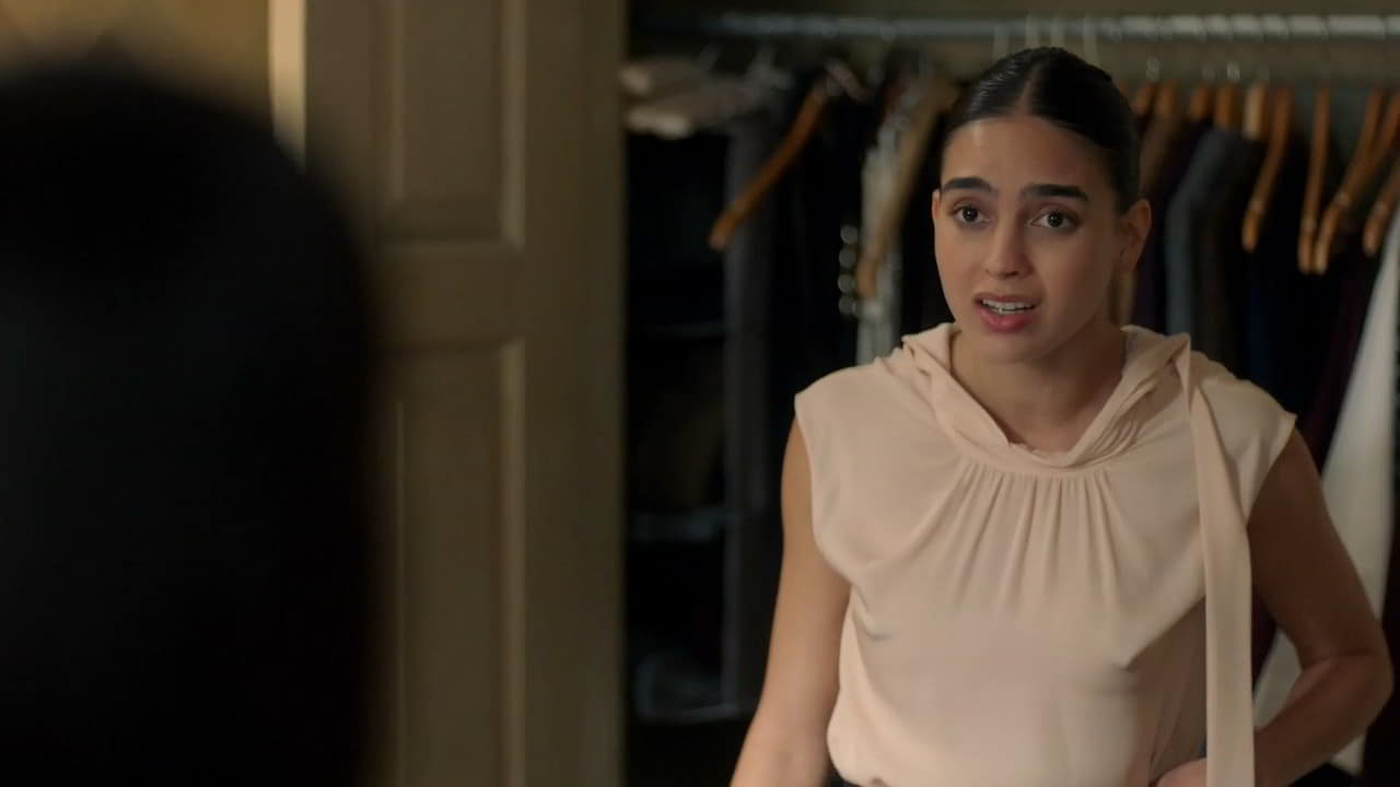 Melissa Barrera bare butt in Vida - S03E05 Melissa Barrera bare butt in Vida - S03E05