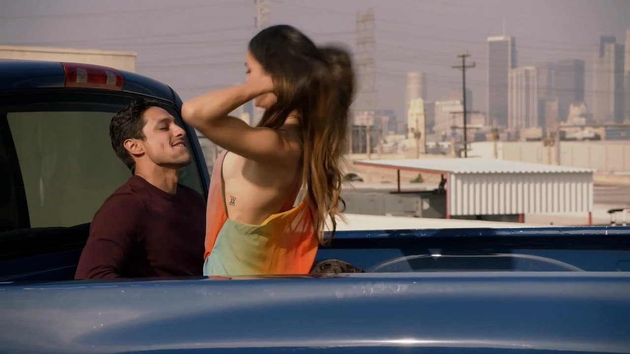 Melissa Barrera, Mishel Prada bare butt in Vida - S02E09 Melissa Barrera, Mishel Prada bare butt in Vida - S02E09