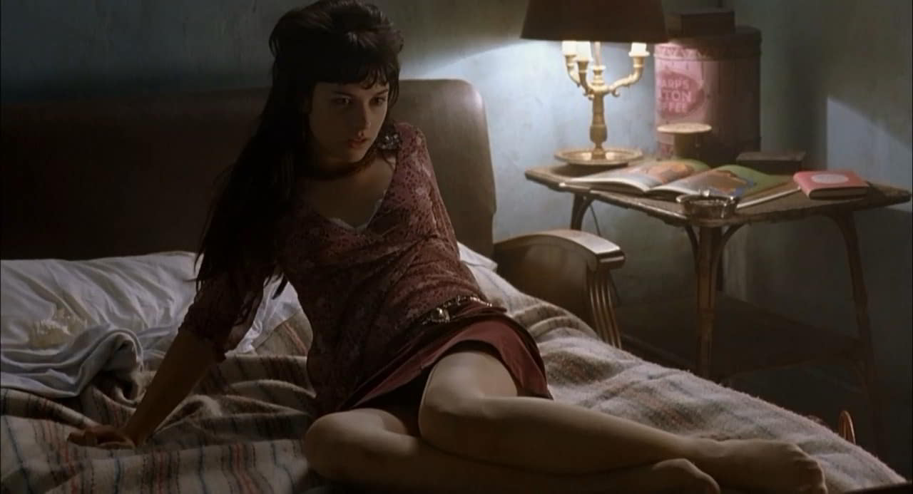 Monet Mazur, Tuva Novotny cleavage movie scene 2005 Monet Mazur, Tuva Novotny cleavage movie scene 2005