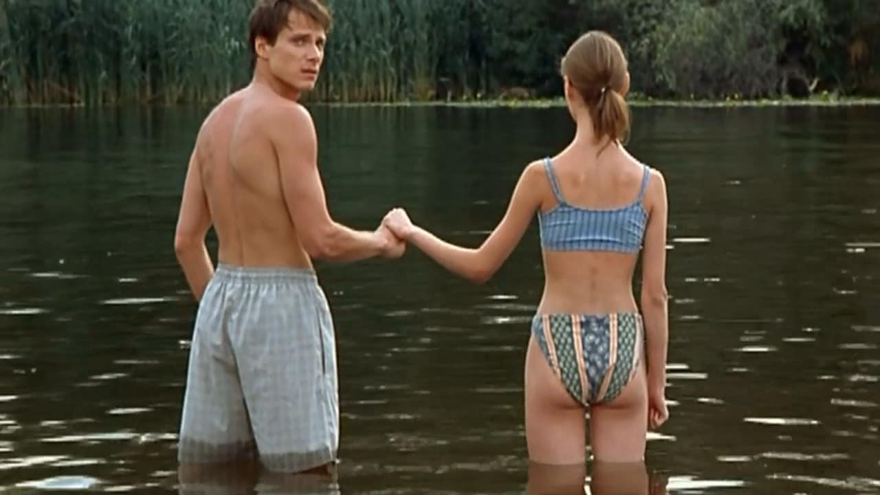 Olga Sutulova, Olga Golitsa cleavage movie scene 2004 Olga Sutulova, Olga Golitsa cleavage movie scene 2004