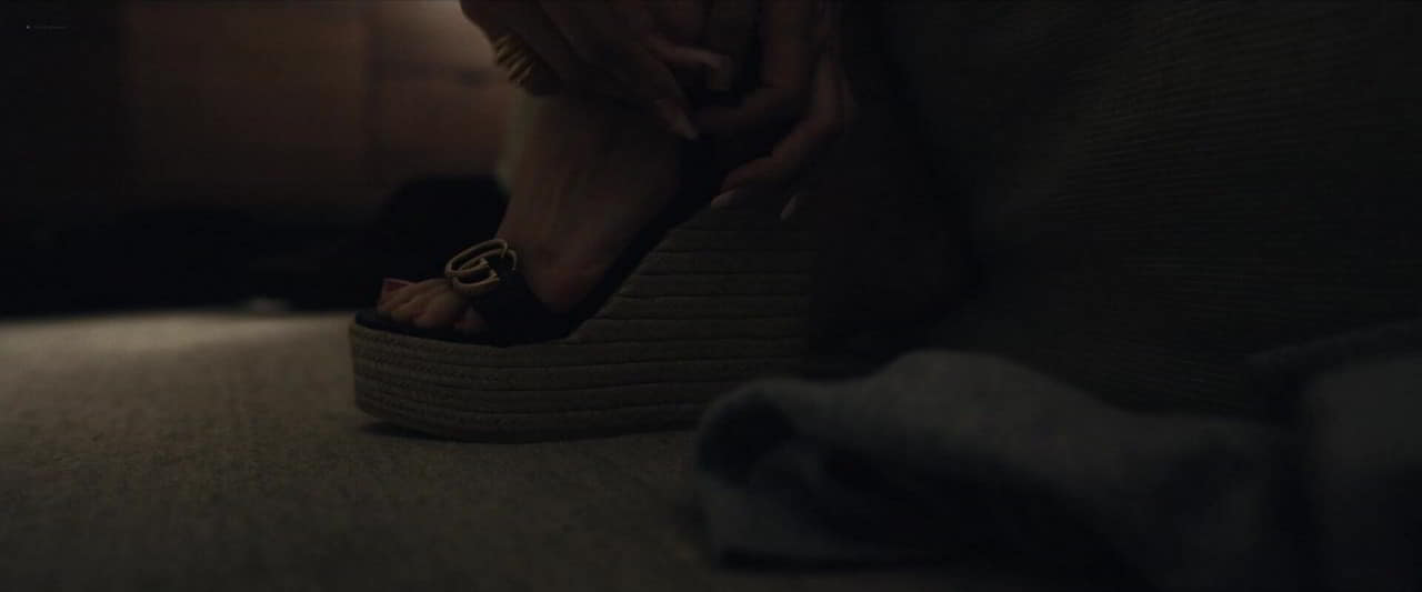 Olivia Munn bare butt in Your Friends & Neighbors - S01E05 Olivia Munn bare butt in Your Friends & Neighbors - S01E05
