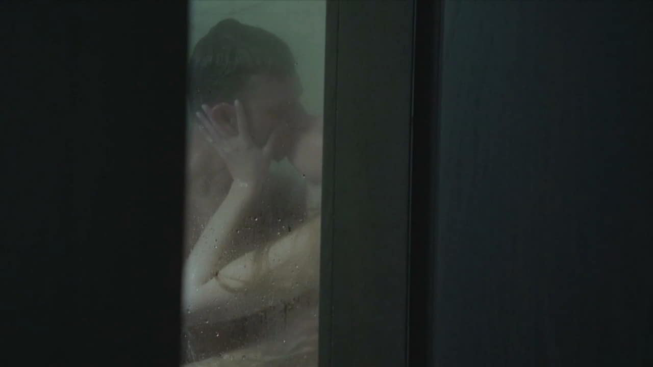 Paulina Chapko nude scene in Nielegalni - S01E02 Paulina Chapko nude scene in Nielegalni - S01E02