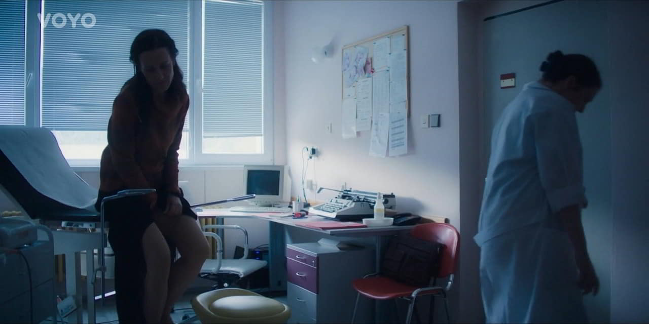 Petra Buckova bare butt in Jitrni zare - S01E01-02 Petra Buckova bare butt in Jitrni zare - S01E01-02