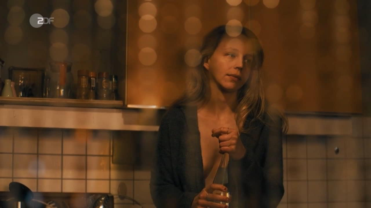 Petra Schmidt topless Schaller Nude - Mord in der Familie - Der Zauberwurfel - S01E03 Petra Schmidt topless Schaller Nude - Mord in der Familie - Der Zauberwurfel - S01E03