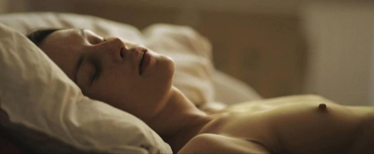 Pheline Roggan, Agnieszka Podsiadlik cleavage movie scene 2014 Pheline Roggan, Agnieszka Podsiadlik cleavage movie scene 2014