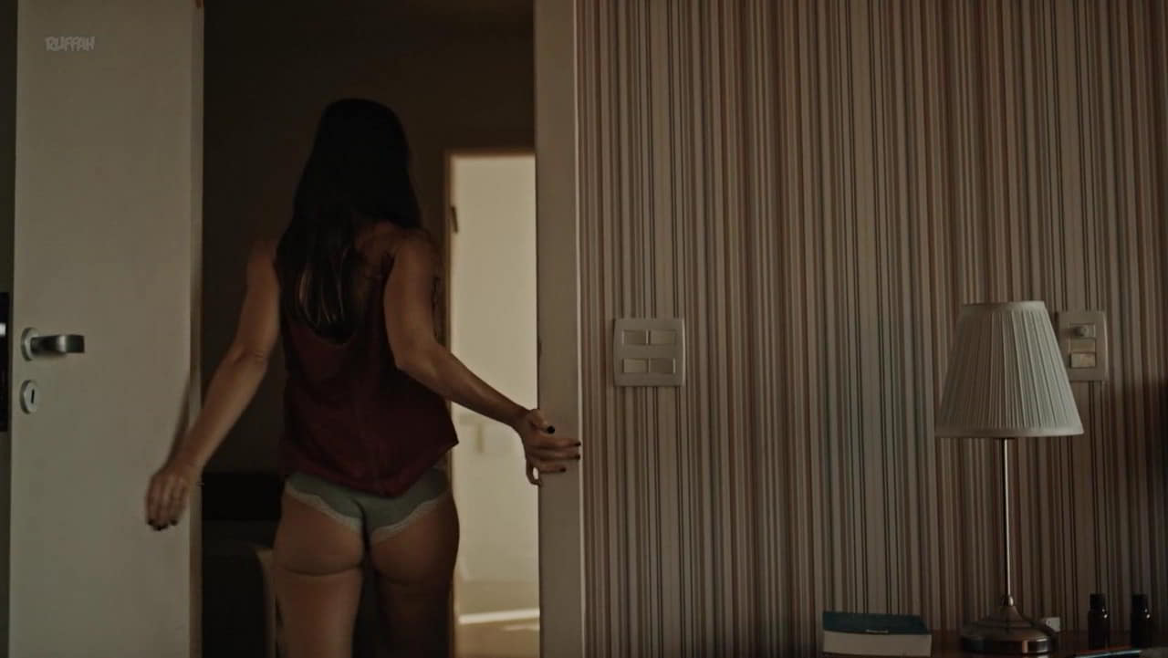 Priscila Assum bare butt in O Mecanismo - S01E06 Priscila Assum bare butt in O Mecanismo - S01E06