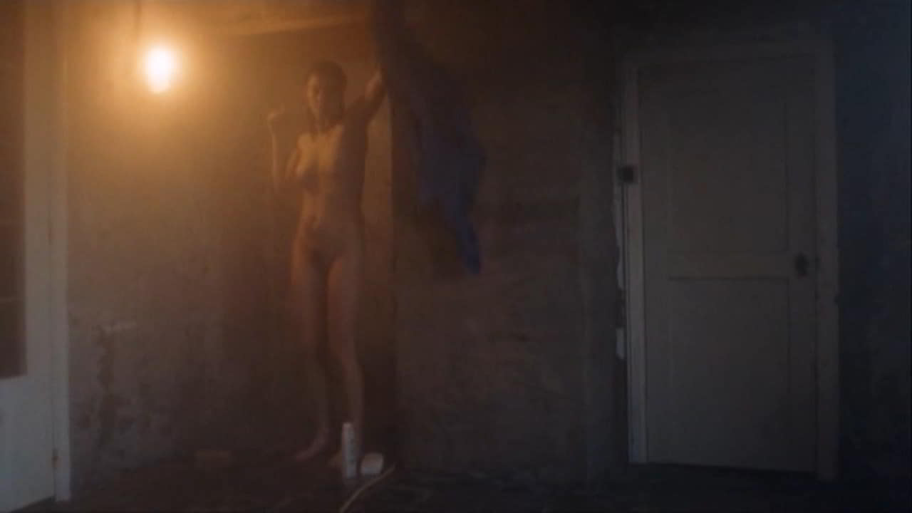 Rifka Lodeizen topless Kan door huid heen Rifka Lodeizen topless Kan door huid heen