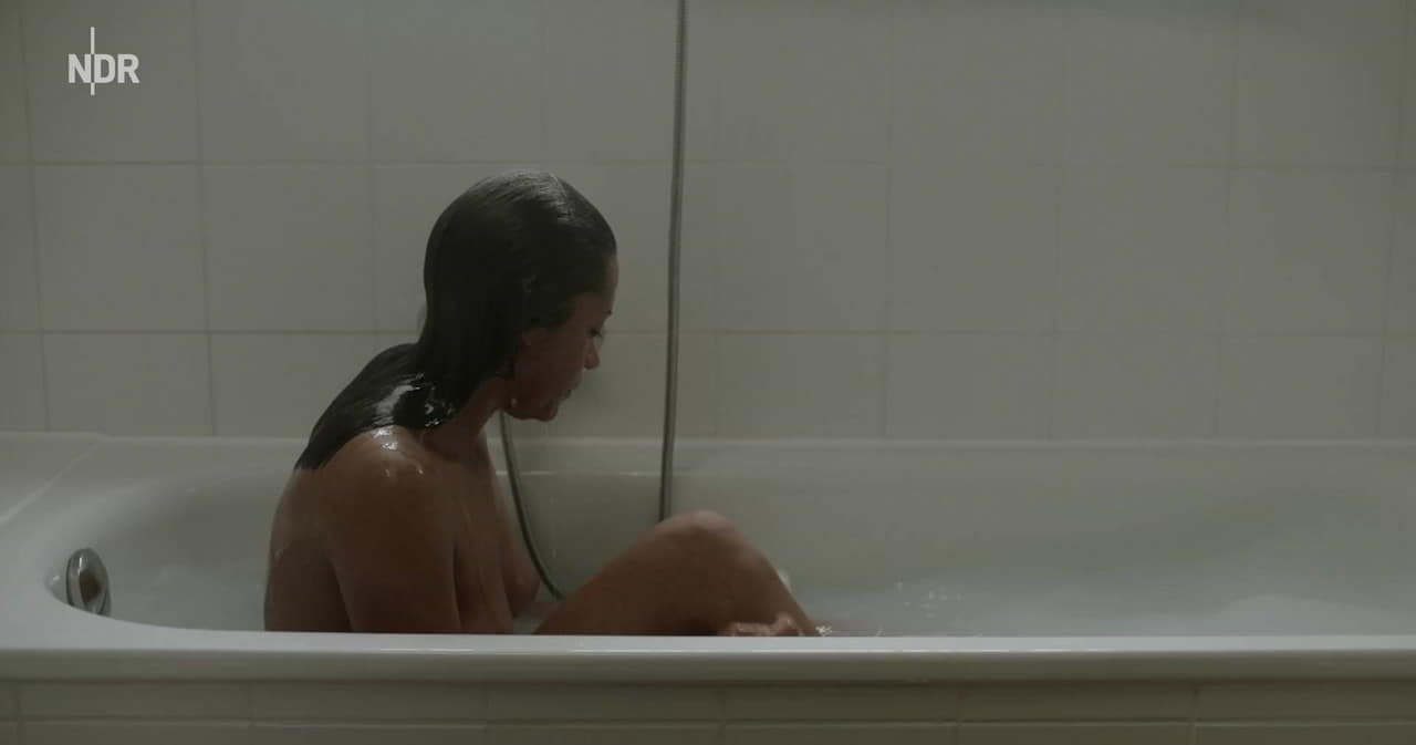 Salka Weber bare butt in Festmachen - S01E05 Salka Weber bare butt in Festmachen - S01E05