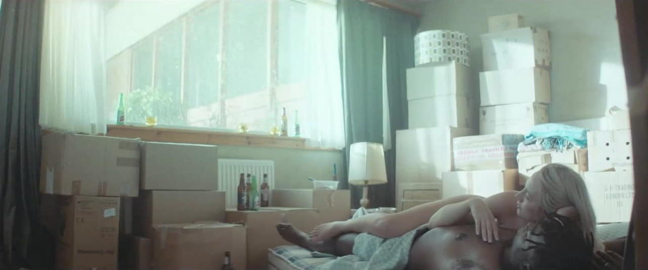Saoirse Ronan cleavage movie scene 2024 Saoirse Ronan cleavage movie scene 2024