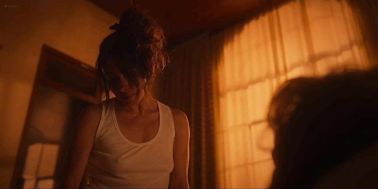 Hot Sarah Shahi explicit scene 2021 Hot Sarah Shahi explicit scene 2021