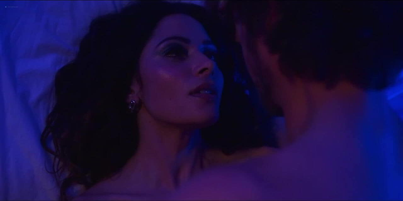 Sarah Shahi nude scene in Sex/Life - S01E04-06 Sarah Shahi nude scene in Sex/Life - S01E04-06