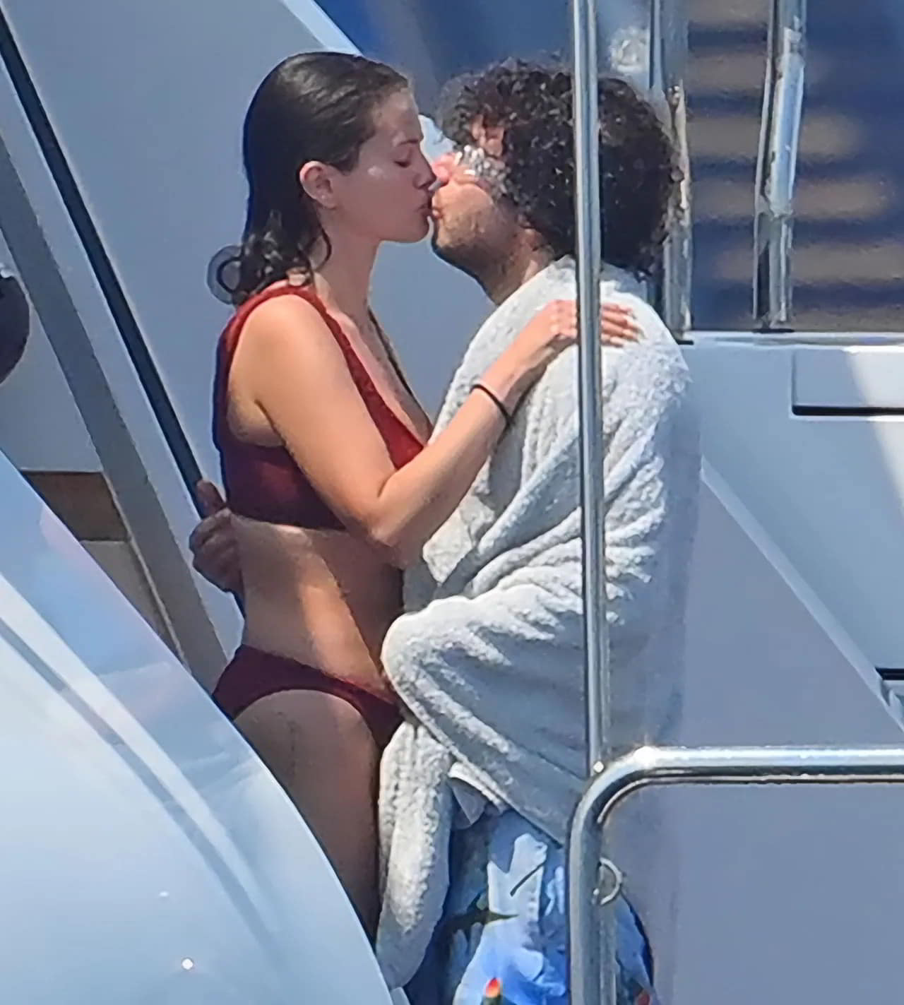Naked Selena Gomez Puts Her Natural Curves on Full Display in a Tight Rust Bikini explicit photo Naked Selena Gomez Puts Her Natural Curves on Full Display in a Tight Rust Bikini explicit photo