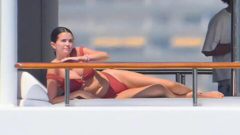 Selena Gomez Puts Her Natural Curves on Full Display in a Tight Rust Bikini 08