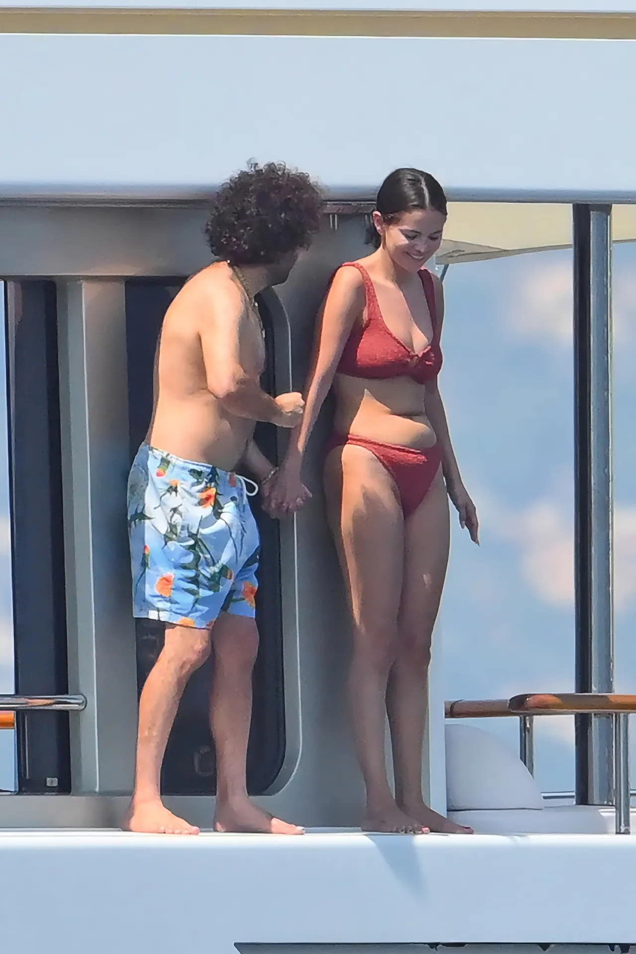 Naked Selena Gomez Puts Her Natural Curves on Full Display in a Tight Rust Bikini explicit photo Naked Selena Gomez Puts Her Natural Curves on Full Display in a Tight Rust Bikini explicit photo