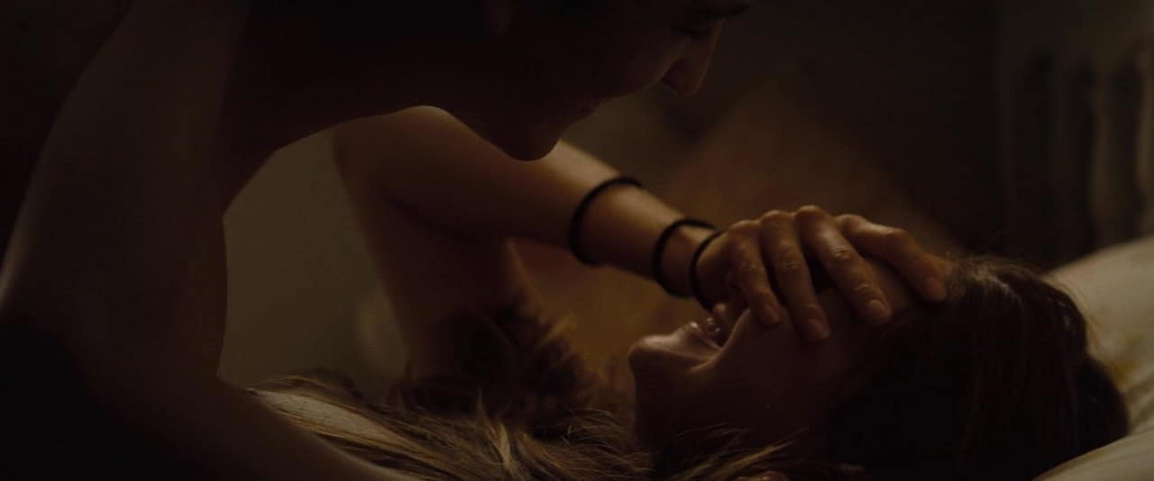 Shailene Woodley bare butt in The Spectacular Now Shailene Woodley bare butt in The Spectacular Now