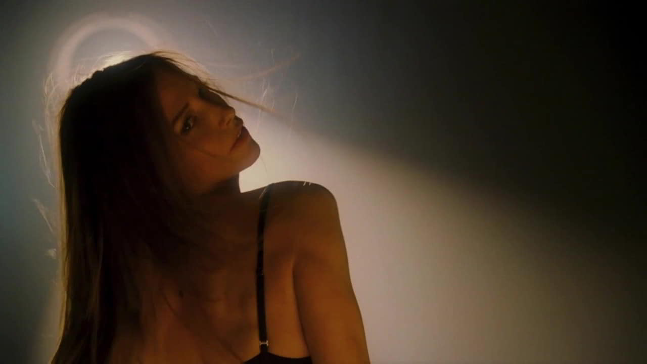 Sienna Guillory nude scene in The Big Bang Sienna Guillory nude scene in The Big Bang