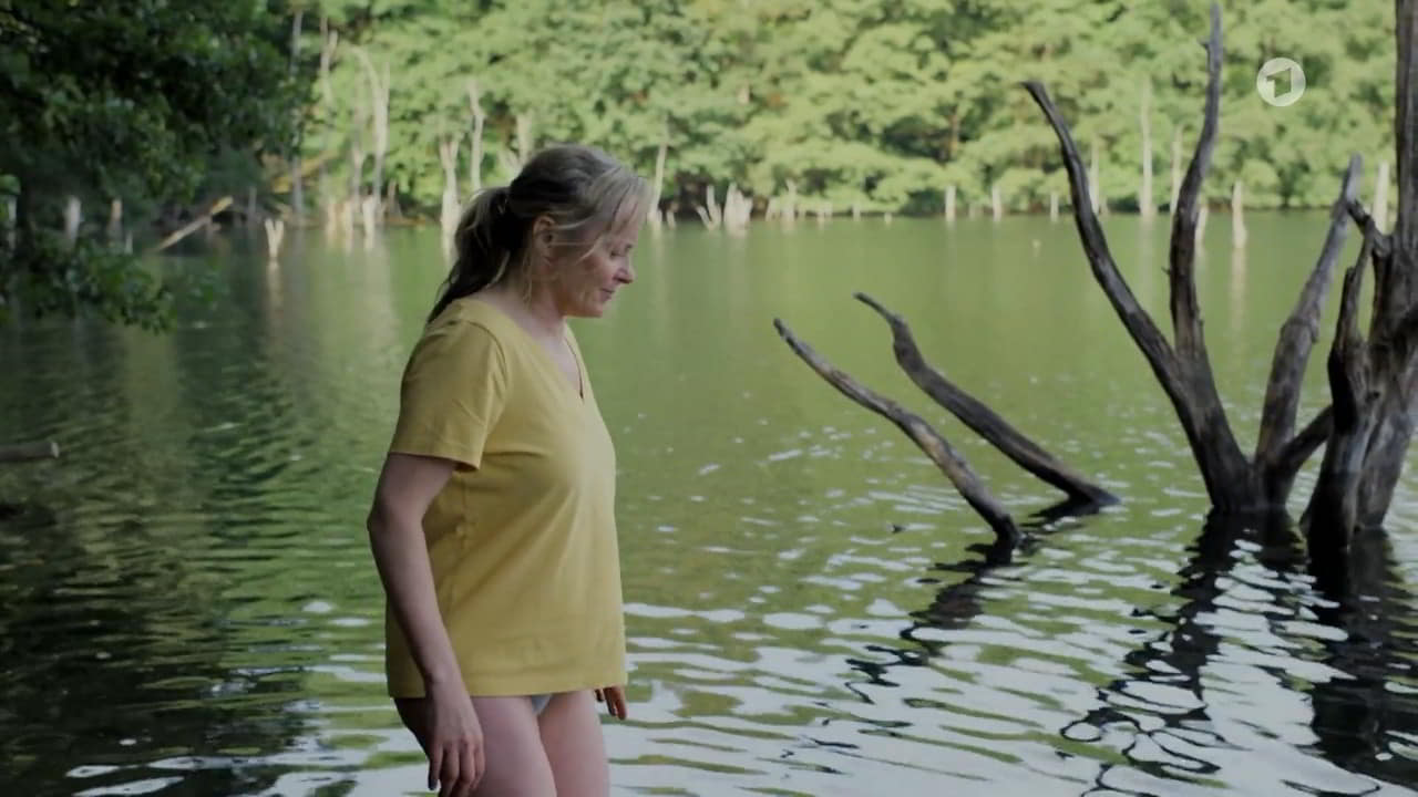 Silke Bodenbender cleavage movie scene 2022 Silke Bodenbender cleavage movie scene 2022